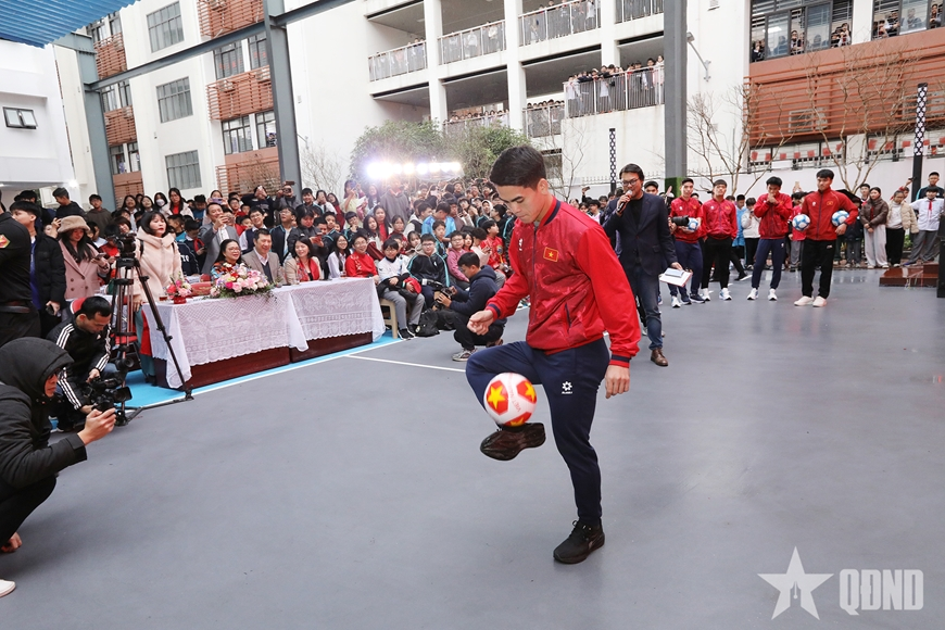 Làm mới đội tuyển